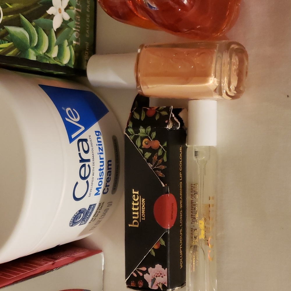 Beauty Bundle - Picture 2 of 6